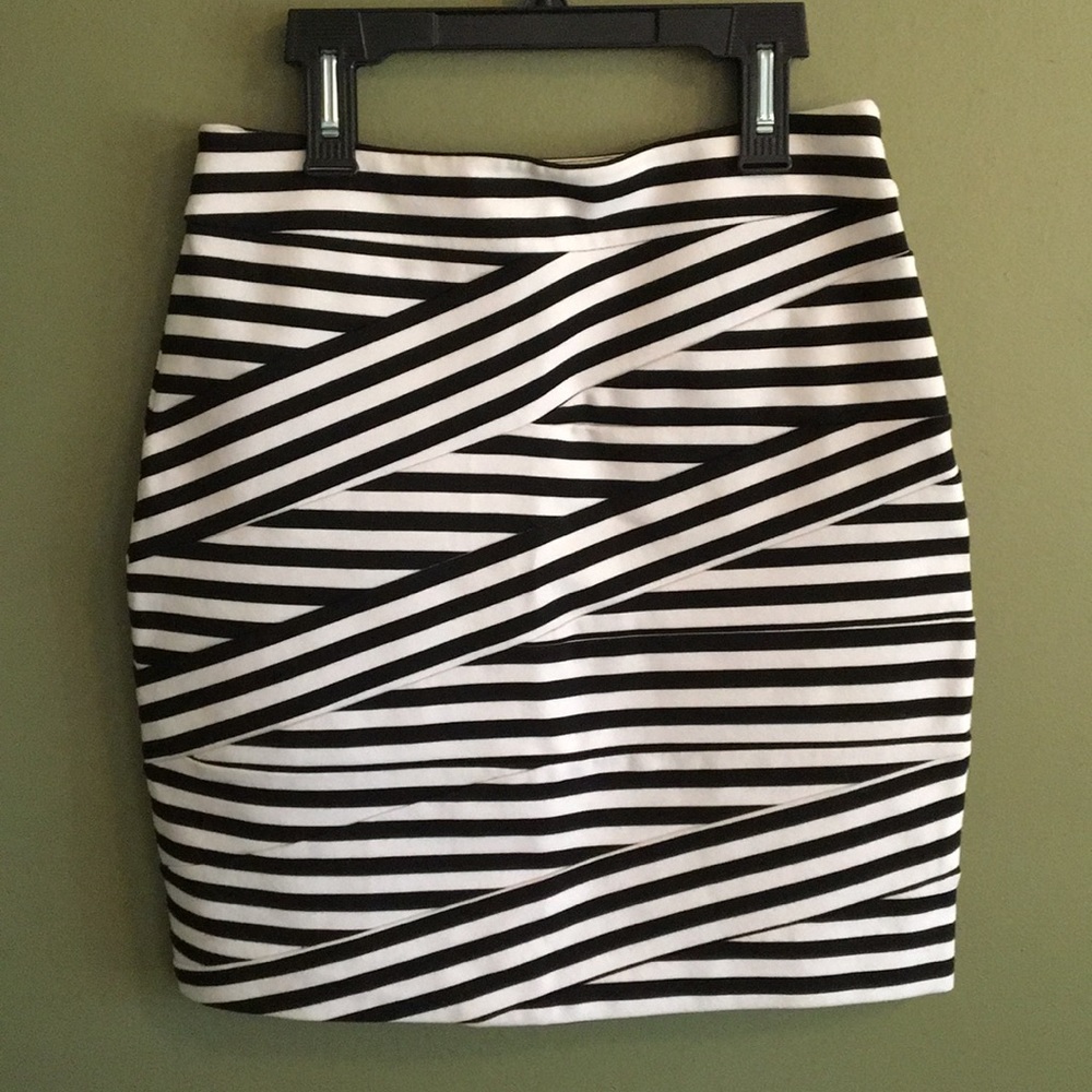 Black and White Express Skirt